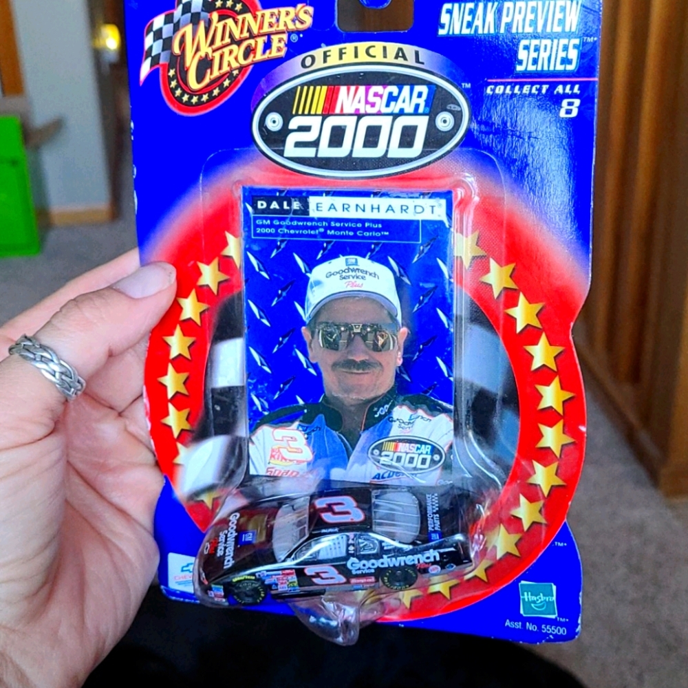 Nascar 2000 Dale Earnhardt collectors car